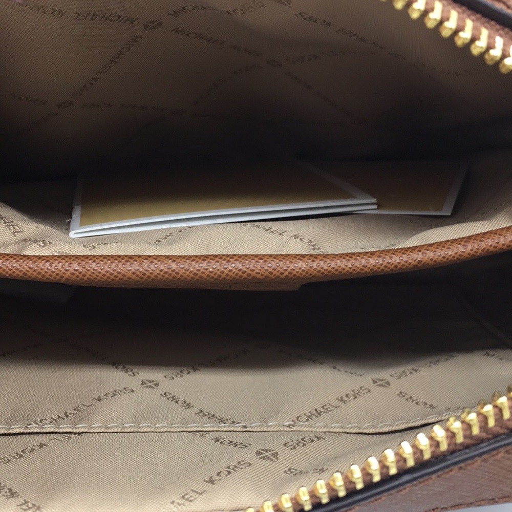 MICHAEL KORS LG EW CROSSBODY Bag&Coinpouch… - Picture 6 of 8
